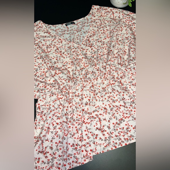 SHEIN Curve Tops - SHEIN Curve Light Pink V-Neck Cinched waist Floral Blouse Size 3XL NWOT